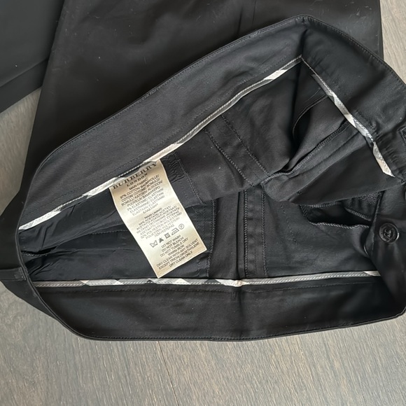 Burberry London US 6 Black Relaxed Pants. - Picture 2 of 8